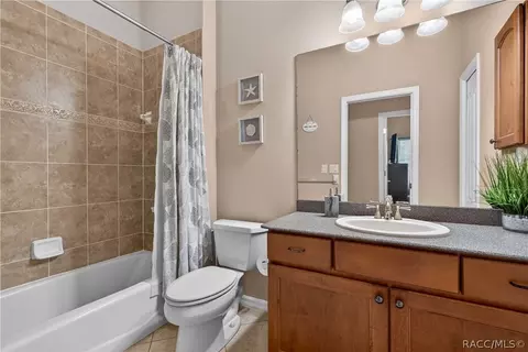Bath - 4052 N Mayan Dr, Hernando, FL 34442 photo 5 of 6