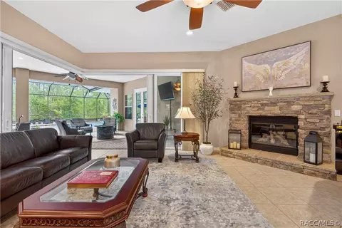 Living - 4052 N Mayan Dr, Hernando, FL 34442 photo 2 of 7