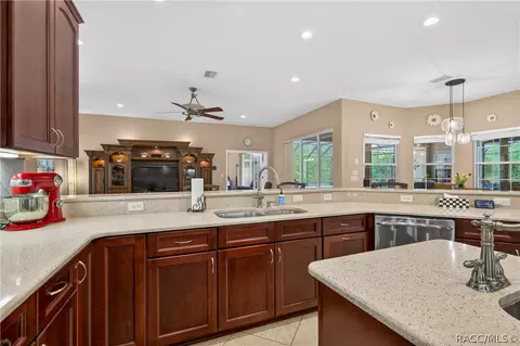 Kitchen - 4052 N Mayan Dr, Hernando, FL 34442 photo 3 of 5
