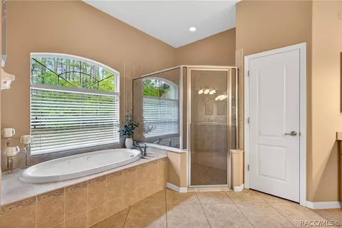 Bath - 4052 N Mayan Dr, Hernando, FL 34442 photo 1 of 6