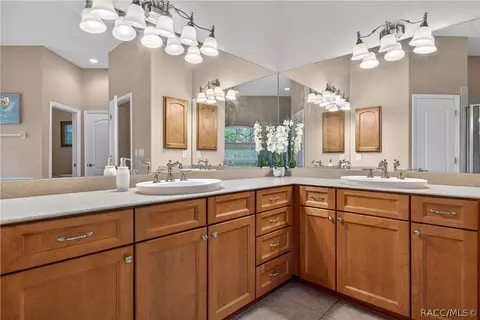 Bath - 4052 N Mayan Dr, Hernando, FL 34442 photo 2 of 6