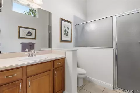 Bath - 1640 N Jimmie Foxx Path, Hernando, FL 34442 photo 3 of 6