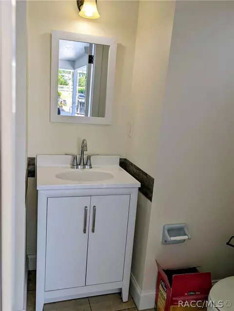Bath - 1235 E Hartford St, Hernando, FL 34442 photo 8 of 9