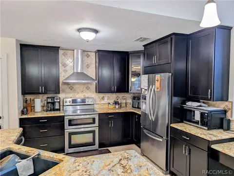 Kitchen - 1235 E Hartford St, Hernando, FL 34442 photo 4 of 6