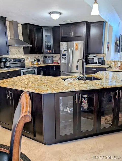Kitchen - 1235 E Hartford St, Hernando, FL 34442 photo 2 of 6
