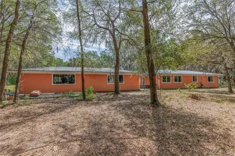 8977 W Emerald Oaks Dr, Crystal River, FL 34428