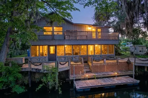 11590 N Kayak Pt, Inglis, FL 34449