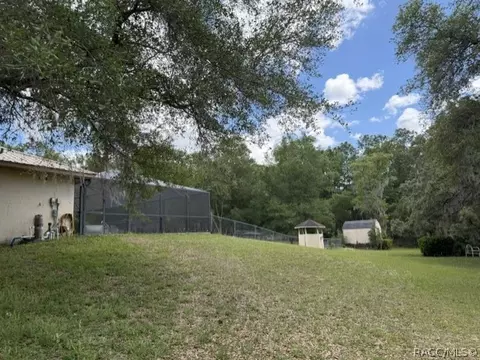 Exterior - 3046 E Squirrel Ct, Inverness, FL 34452 photo 6 of 9