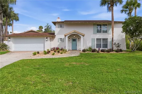 9235 W Harbor Isle Ct, Crystal River, FL 34429