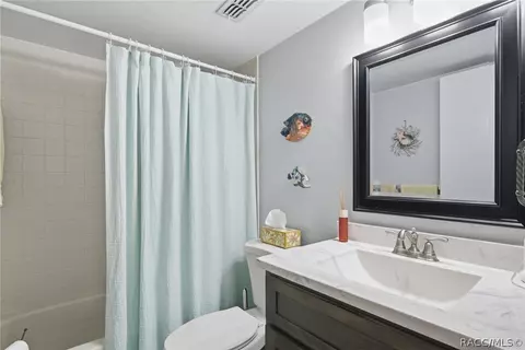 Bath - 175 E Hartford St #4A, Hernando, FL 34442 photo 1 of 2