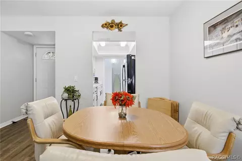 Dining - 175 E Hartford St #4A, Hernando, FL 34442 photo 2 of 3