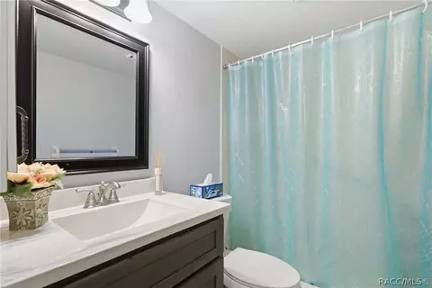 Bath - 175 E Hartford St #4A, Hernando, FL 34442 photo 2 of 2