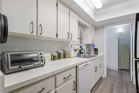Kitchen - 175 E Hartford St #4A, Hernando, FL 34442 photo 1 of 3