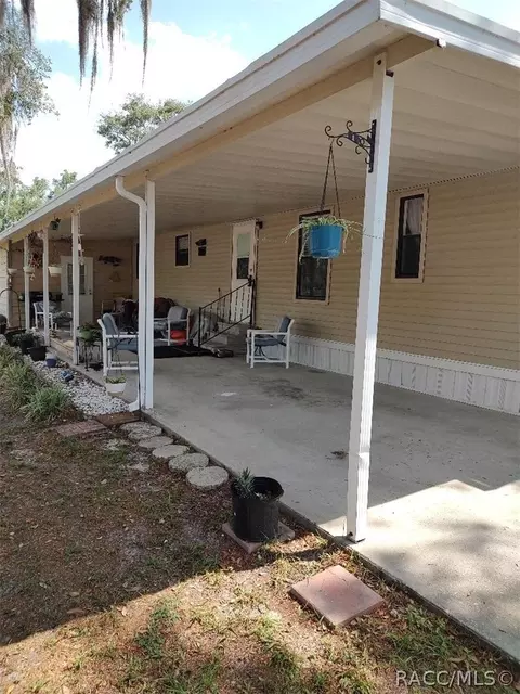 6411 W Flanders Ln, Crystal River, FL 34429