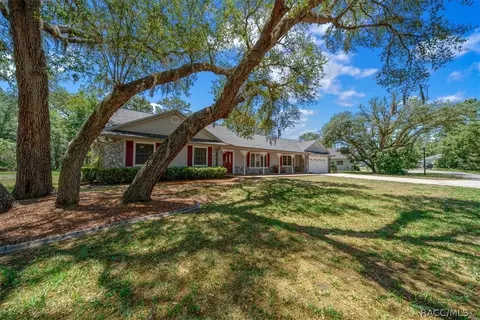 11 Sycamore Ct W, Homosassa, FL 34446
