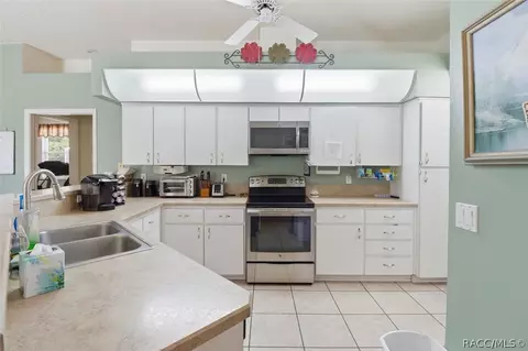 Kitchen - 374 N Turkey Pine Loop, Lecanto, FL 34461 photo 1 of 4