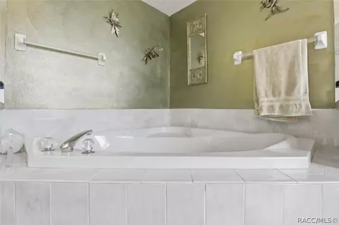 Bath - 374 N Turkey Pine Loop, Lecanto, FL 34461 photo 5 of 8