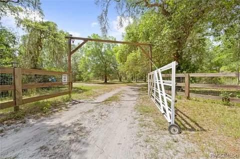 4161 Burns Rd, Brooksville, FL 34602
