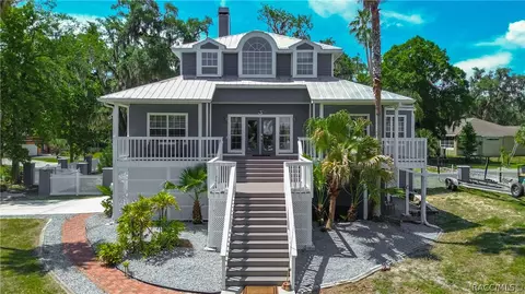 980 N Gardenview Ter, Crystal River, FL 34429