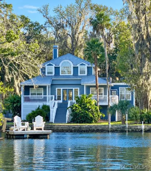 980 N Gardenview Ter, Crystal River, FL 34429
