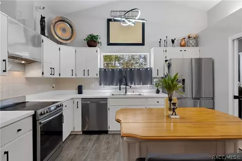 Kitchen - 1761 E Cleveland St, Hernando, FL 34442 photo 2 of 3