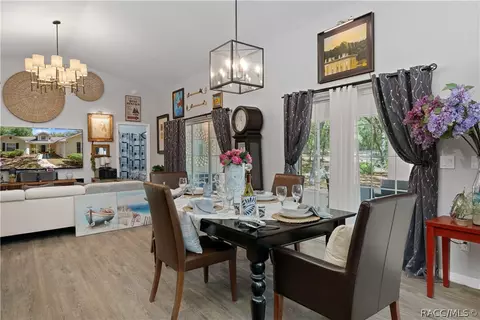 Dining - 1761 E Cleveland St, Hernando, FL 34442 photo 2 of 2