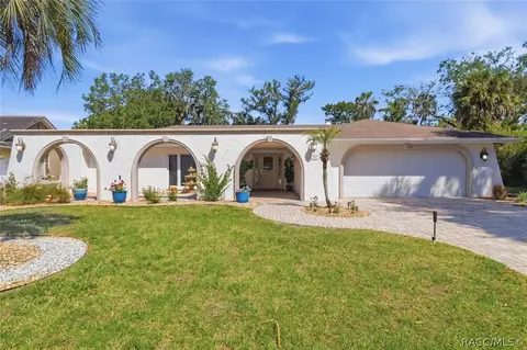 11857 W Riverhaven Dr, Homosassa, FL 34448