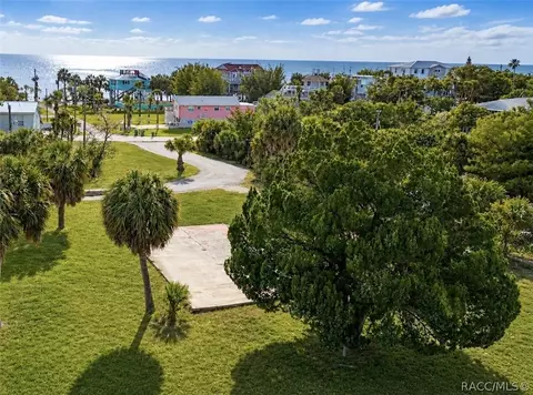 10166 Cabana St, Weeki Wachee, FL 34607