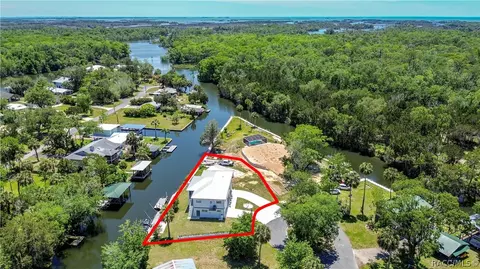 25 N Palm Dr, Yankeetown, FL 34498
