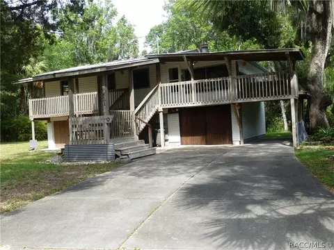 821 NW 5th Ave, Crystal River, FL 34428