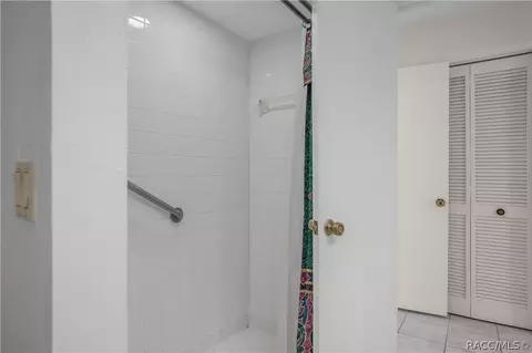 Bath - 270 E Glassboro Ct #2B, Hernando, FL 34442 photo 4 of 5