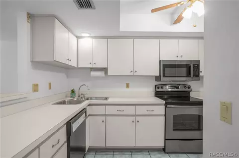 Kitchen - 270 E Glassboro Ct #2B, Hernando, FL 34442 photo 1 of 3