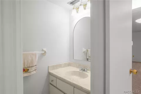 Bath - 270 E Glassboro Ct #2B, Hernando, FL 34442 photo 1 of 5