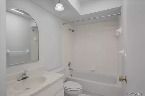 Bath - 270 E Glassboro Ct #2B, Hernando, FL 34442 photo 5 of 5