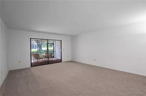 Living - 270 E Glassboro Ct #2B, Hernando, FL 34442 photo 2 of 4