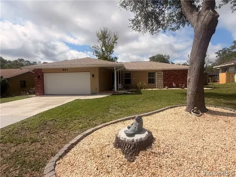 521 Hiawatha Ave, Inverness, FL 34452