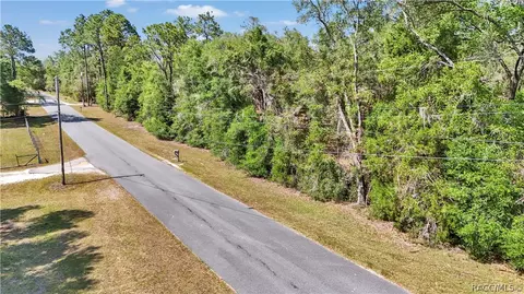 5823 Highland Park Dr, Hernando, FL 34442 photo 2