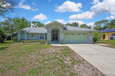 83 Oak Village Blvd, Homosassa, FL 34446
