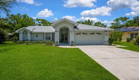 83 Oak Village Blvd, Homosassa, FL 34446