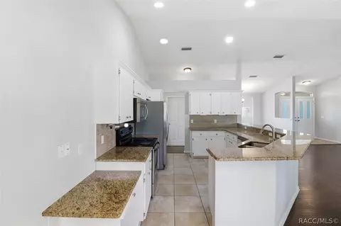 Kitchen - 1131 S Softwind Loop, Lecanto, FL 34461 photo 5 of 5