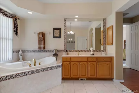 Bath - 1969 N Yawkey Pt, Hernando, FL 34442 photo 4 of 8