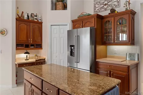 Kitchen - 1969 N Yawkey Pt, Hernando, FL 34442 photo 3 of 5