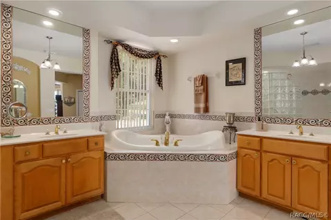 Bath - 1969 N Yawkey Pt, Hernando, FL 34442 photo 3 of 8