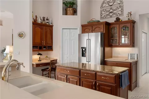 Kitchen - 1969 N Yawkey Pt, Hernando, FL 34442 photo 4 of 5