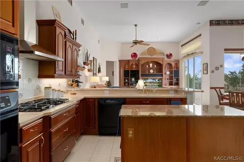 Kitchen - 1969 N Yawkey Pt, Hernando, FL 34442 photo 5 of 5