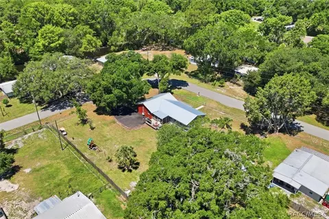 5515 S Bluegill Way, Floral City, FL 34436