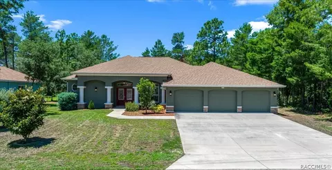 5 Saintpaulia St, Homosassa, FL 34446