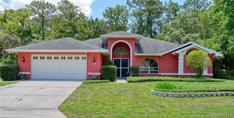 17 S Sweetgum Ct, Homosassa, FL 34446