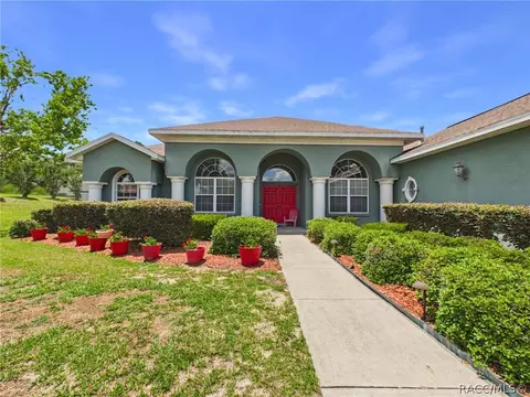Exterior - 2932 N Clements Ave, Hernando, FL 34442 photo 2 of 16