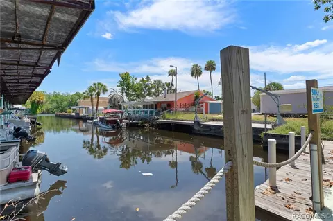 10256 W Halls River Rd, Homosassa, FL 34448